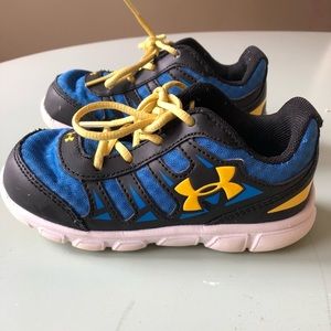 Under amour tennis shoes